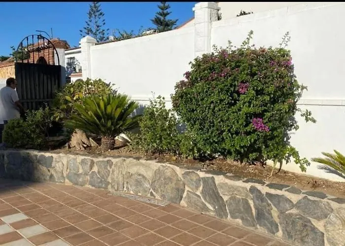 Fantastico Apartamento Con Piscina Comunitaria Junto Al Mar En Malaga