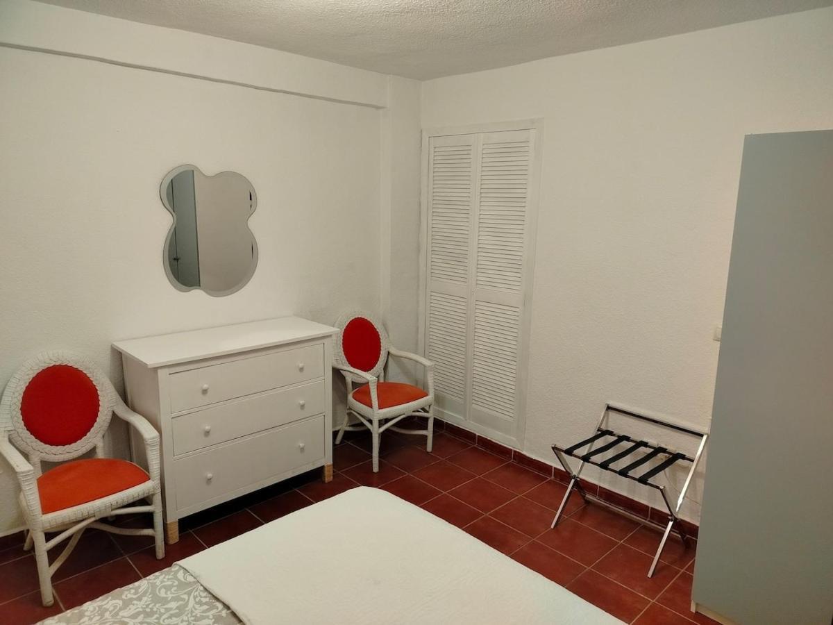 Fantastico Con Piscina Comunitaria Junto Al Mar En Málaga
